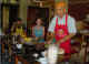 Chiang Mai Thai cooking instructor.jpg (20545 bytes)