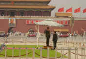 China Beijing - soldiers in front of Mao.jpg (24524 bytes)