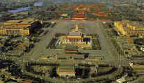 China Beijing Tianenmen Square.jpg (33135 bytes)