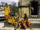 Nepal Saduh's at Hindu temple.jpg (25627 bytes)